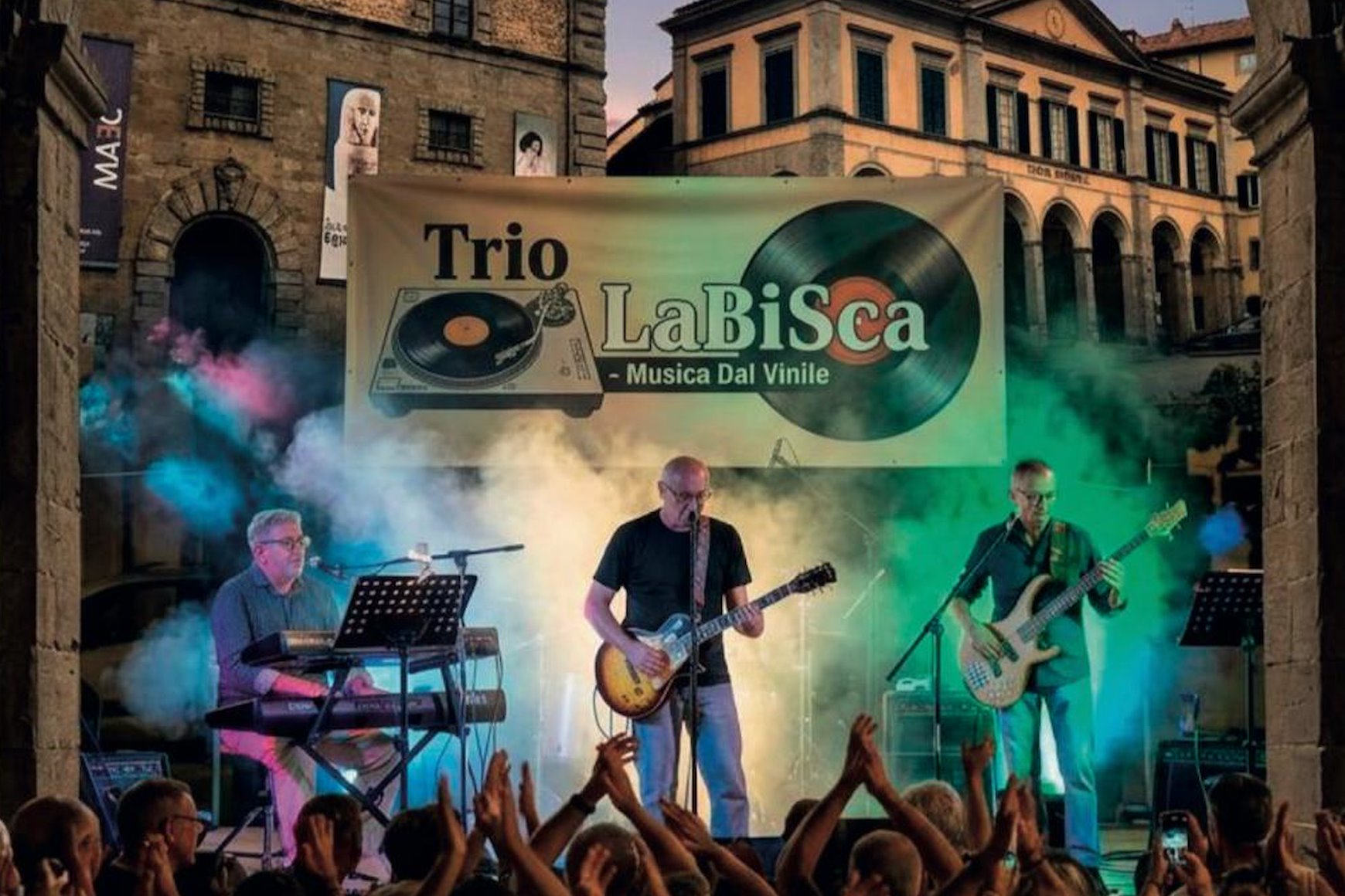 Trio Labisca, musica in piazza Signorelli